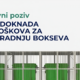 Ova slika prikazuje tekst “Javni poziv NADOKNADA TROŠKOVA ZA UGRADNJU BOKSEVA” na vrhu i niz zelenih kontejnera postavljenih u redu ispod teksta.