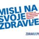 Na fotografiji je plavi tekst na bijeloj pozadini koji glasi “MISLI NA SVOJE ZDRAVLJE” u gornjem dijelu, a ispod toga manjim slovima “ODAZOVI SE NA PREVENTIVNI ZDRAVSTVENI PREGLED!”. U donjem desnom kutu nalazi se još manji tekst koji kaže “ZDRAVLJEPRVO”. Ova slika je zanimljiva jer promiče važnost brige o vlastitom zdravlju i potiče ljude da redovito idu na preventivne zdravstvene preglede.