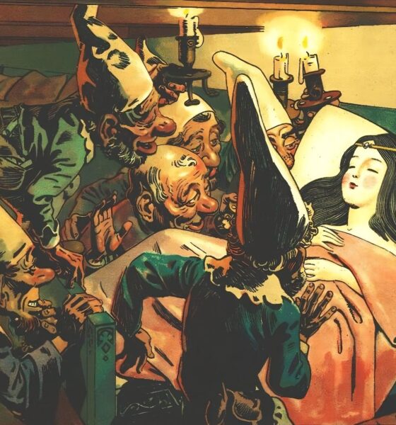 Ilustracija iz bajke o Snjeguljici prikazuje Snjeguljicu kako spava u krevetu, okružena sa sedam patuljaka. Patuljci su odjeveni u šarene srednjovjekovne odore s visokim šiljatim kapama, a neki od njih drže svijećnjake s upaljenim svijećama. Svi gledaju zabrinuto i s divljenjem prema Snjeguljici, koja mirno leži s dugom crnom kosom i zatvorenim očima. Scena je toplo osvijetljena svjetlom svijeća i smještena u drvenu kućicu, što stvara intimnu i bajkovitu atmosferu.