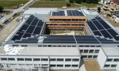 Fotografija prikazuje zgradu koja je u izgradnji