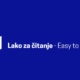 Plava pozadina s bijelim logotipom osobe koja drži otvorenu knjigu s podignutim palcem i osmijehom. Desno od logotipa nalazi se bijeli natpis „Lako za čitanje“ te sivi prijevod na engleski „Easy to read“.