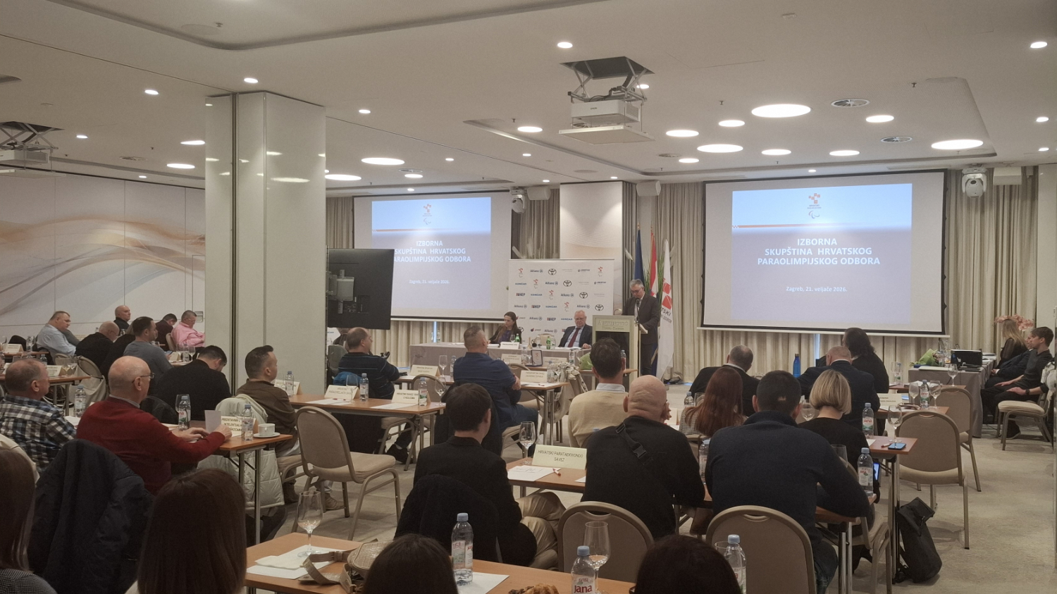 Sudionici sjede na izbornoj skupštini Hrvatskog paraolimpijskog odbora u Zagrebu.