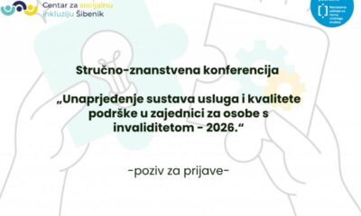 Na fotografiji se nalazi naslovna stranica promotivnog materijala za stručno-znanstvenu konferenciju pod nazivom „Unaprjeđenje sustava usluga i kvalitete podrške u zajednici za osobe s invaliditetom – 2026.“. U gornjem lijevom kutu nalazi se logotip Centra za socijalnu inkluziju Šibenik, dok je u gornjem desnom kutu oznaka financijske podrške Nacionalne zaklade za razvoj civilnog društva. Središnji dio fotografije ispunjen je velikim naslovom konferencije i podnaslovom „poziv za prijave“. U pozadini se nalaze ilustracije ruku koje sastavljaju puzzle, simbolizirajući suradnju, uključivost i zajedničko stvaranje podrške za osobe s invaliditetom. Dizajn koristi nježne pastelne tonove sive, zelene i plave boje te djeluje profesionalno i edukativno.