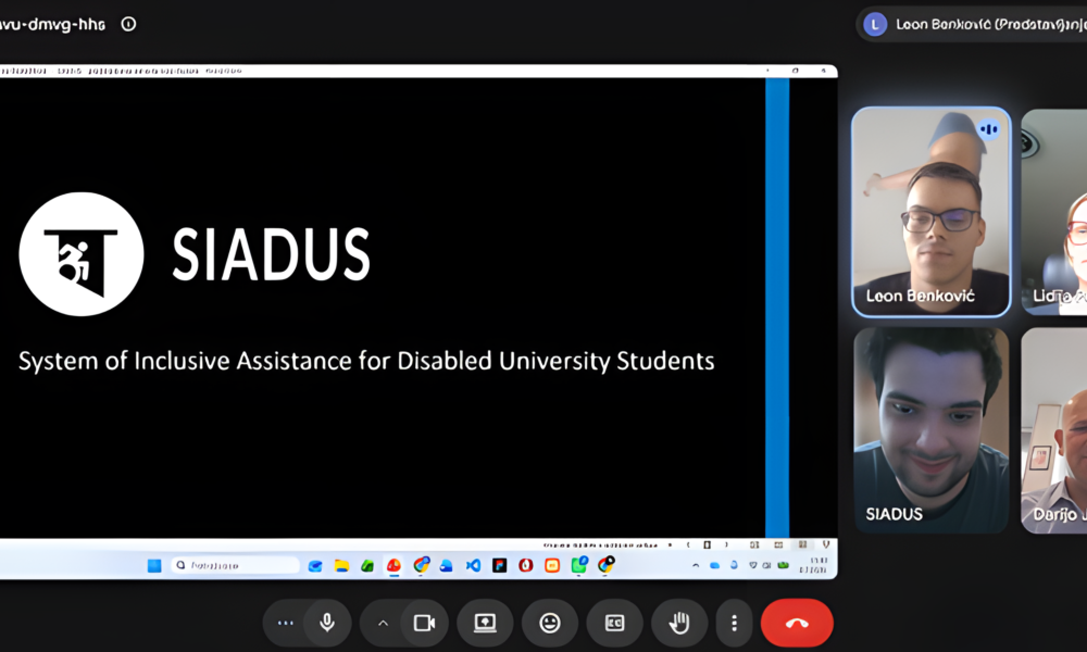 Snimka zaslona videokonferencije tijekom predstavljanja projekta SIADUS (System of Inclusive Assistance for Disabled University Students). Na glavnom dijelu zaslona prikazana je uvodna prezentacija projekta, dok su sa strane vidljivi sudionici online sastanka u videopozivu.