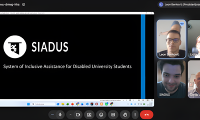 Snimka zaslona videokonferencije tijekom predstavljanja projekta SIADUS (System of Inclusive Assistance for Disabled University Students). Na glavnom dijelu zaslona prikazana je uvodna prezentacija projekta, dok su sa strane vidljivi sudionici online sastanka u videopozivu.