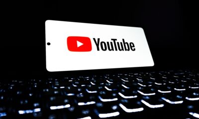 Na računalu se vidi ikonica YouTube